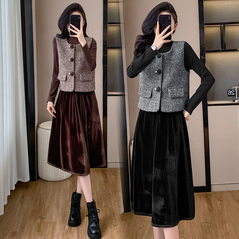 Korean Style Thickened Velvet Vest and Dress Two-Piece Set for Women - Image 2