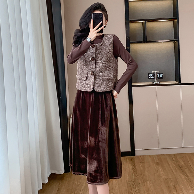 Korean Style Thickened Velvet Vest and Dress Two-Piece Set for Women - Image 3