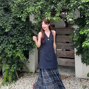 Women's Sleeveless V-Neck A-Line Long Dress with Faux Two-Piece Design - Resort Vacation Style